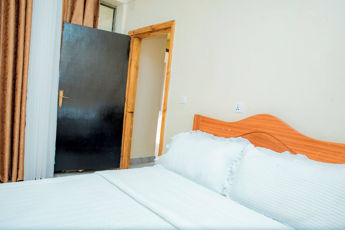 Economy Studio, Patio, Courtyard View | In-room safe, desk, laptop workspace, blackout drapes