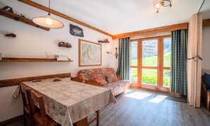 Living area - Athamante 02 (Les Avanchers-Valmorel)