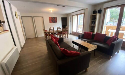 Apartment Sleeps 8, South-facing, With Wifi