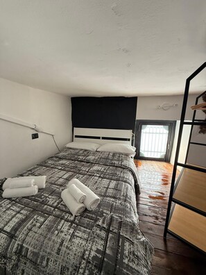 1 Schlafzimmer, BĂŒgeleisen/BĂŒgelbrett, WLAN, BettwĂ€sche