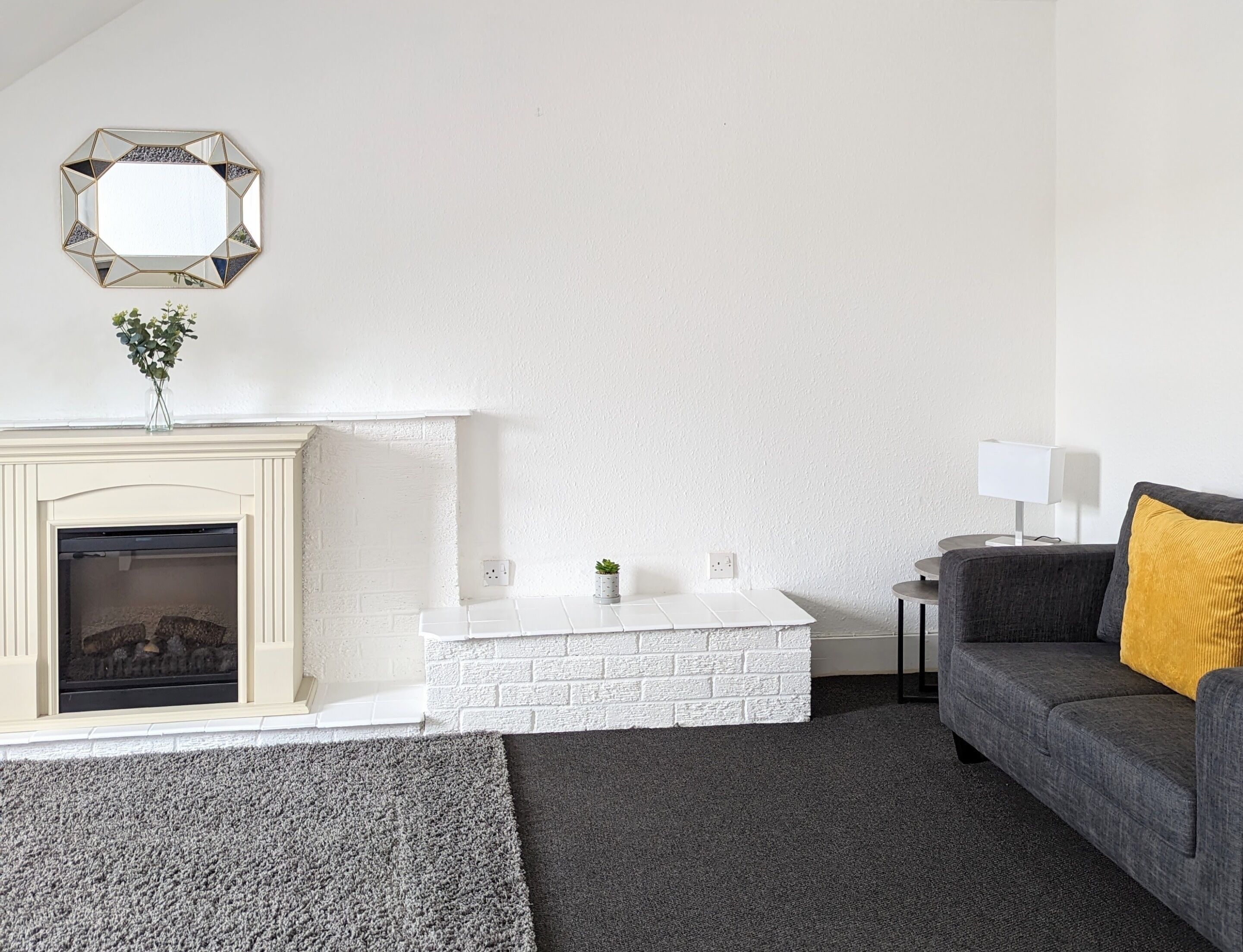 Living Room / Lounge
