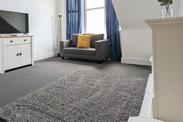 Living Room / Lounge
