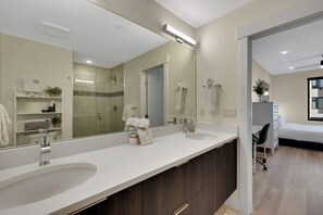 Hair dryer - Newly Constructed Condo along the Blue River (Silverthorne)