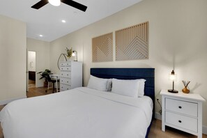 2 habitaciones, escritorio, internet y ropa de cama 