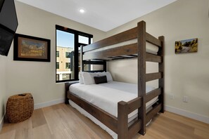 2 chambres, bureau, accès Internet, draps fournis