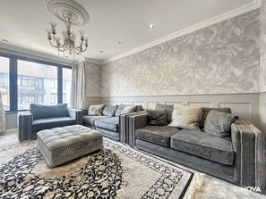 House, 6 Bedrooms, Accessible, Balcony | Living area - Elegant Family Home, 2x Jacuzzi Corner Bath (Luton)