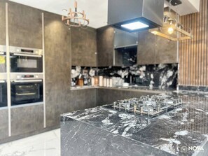 House, 6 Bedrooms, Accessible, Balcony | Interior - Elegant Family Home, 2x Jacuzzi Corner Bath (Luton)