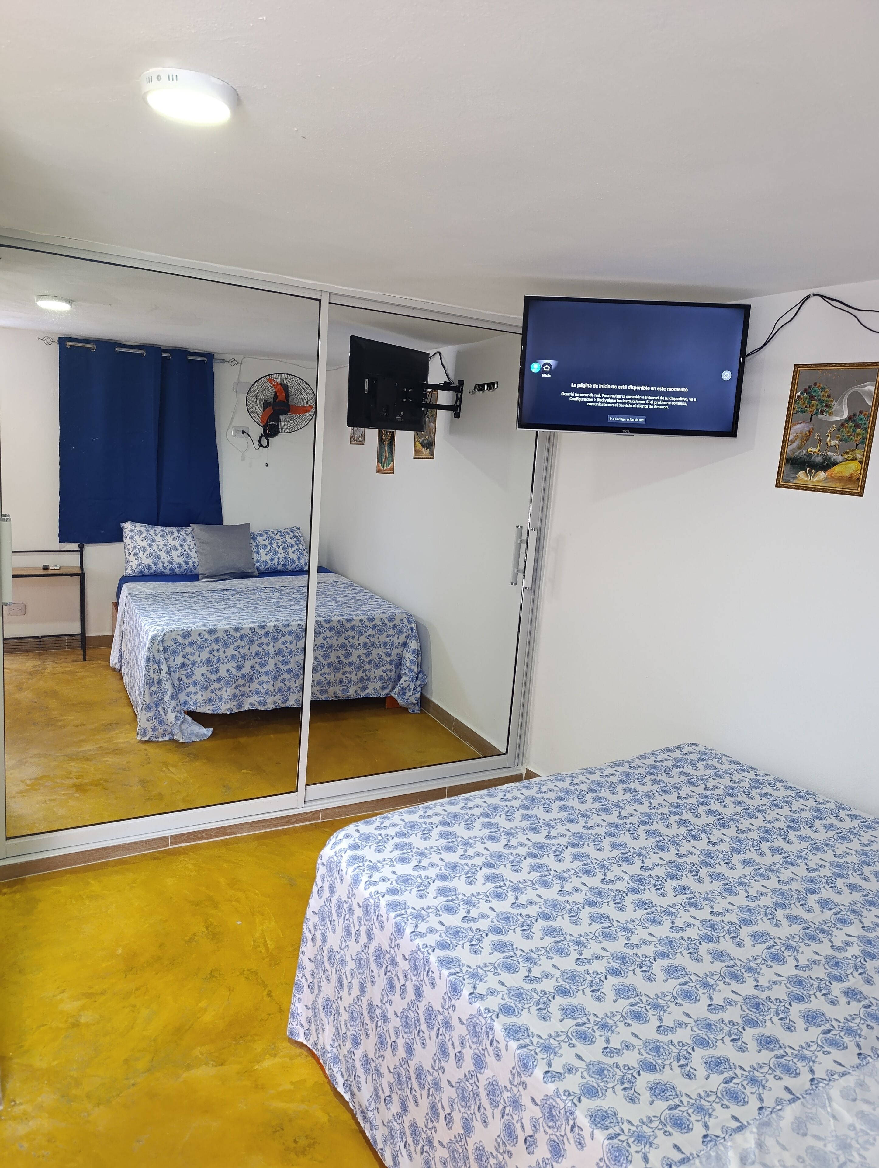 1 habitación, tabla de planchar con plancha, wifi y ropa de cama 