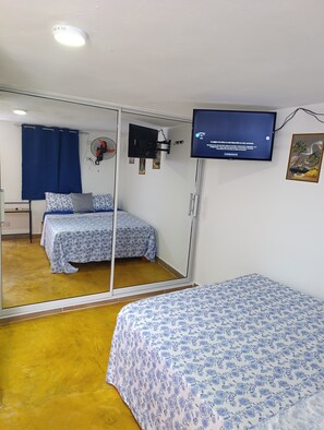 1 غرفة نوم ومكواة/لوح كي وواي فاي وملاءات أسرّة