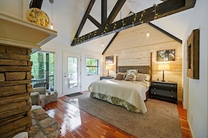 Cabin, nhiều giường, bồn tắm nước nóng, quang cảnh núi (Silverbrook) | 2 phòng ngủ, trang trí khác biệt