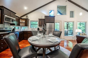 Cabin, nhiều giường, bồn tắm nước nóng, quang cảnh núi (Silverbrook) | Bếp riêng