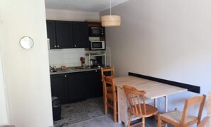 Dining - Apartment in Valfrejus by Vanoise Park (Modane)