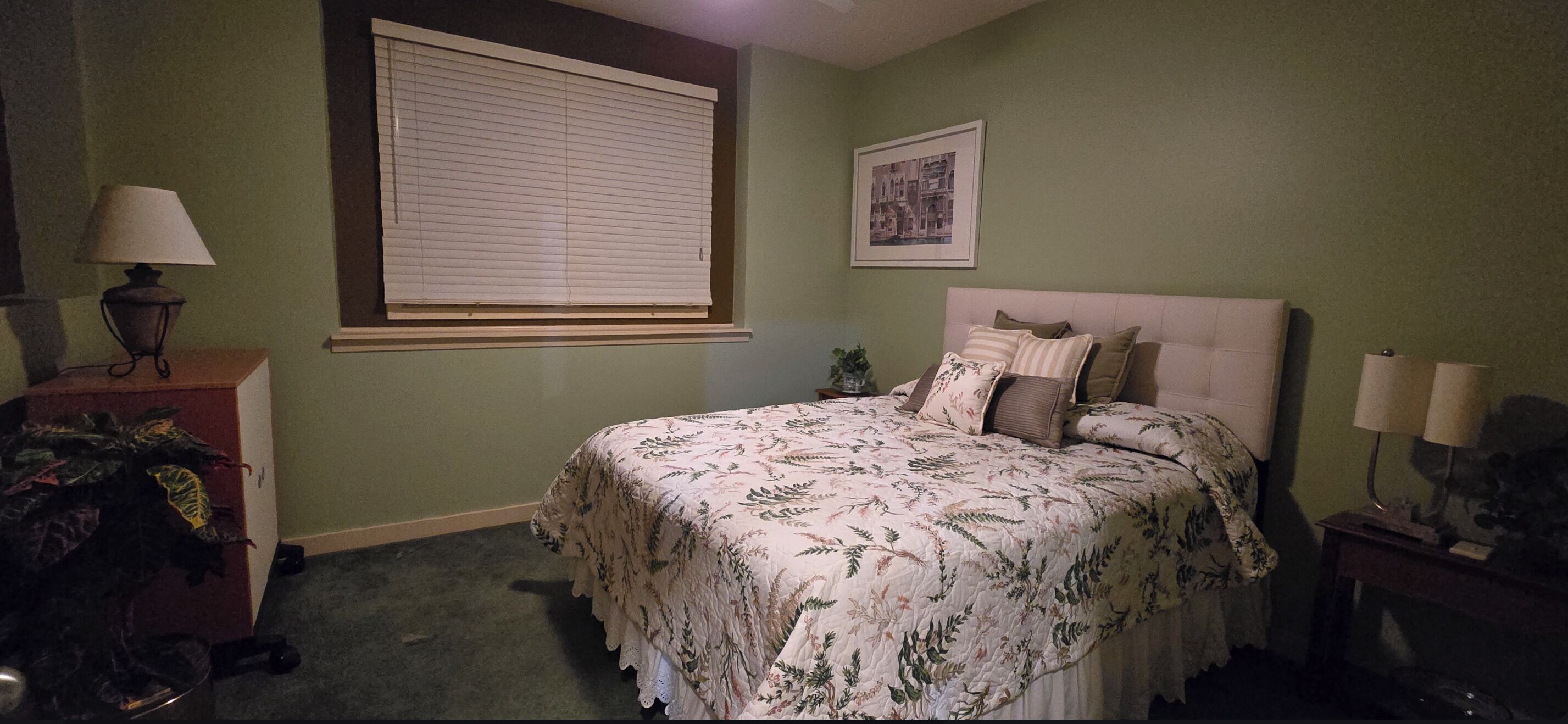 3 slaapkamers, een strijkplank/strijkijzer, wifi, beddengoed