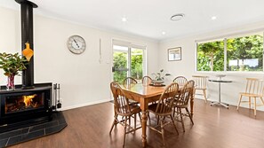 Dining - Olive Grove - Pet Friendly with Fireplace (Meroo Meadow)