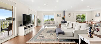 Olive Grove - Pet Friendly with Fireplace