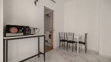 Forno, piano cottura, lavastoviglie, tostapane