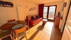 Living area - Apt No. 47 Classified 2 Stars - 1st Floor - Campan2 Building (Bagnères-de-Bigorre)