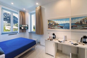 Comfort Double Room | In-room safe, free WiFi - Coral White (Sorrento)