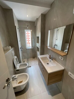 Apartment, 1 Schlafzimmer, Balkon, Stadtblick | Badezimmer