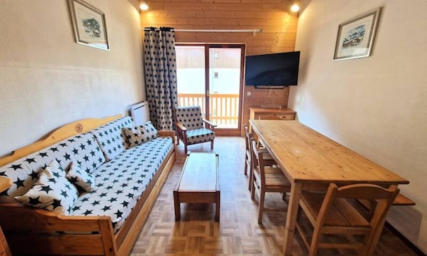 Living area - Apartment Near Charmasson Slope & Lift (Modane)