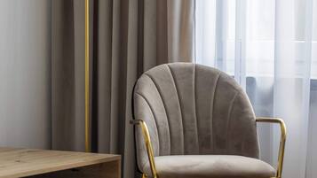 2 bedrooms, desk, iron/ironing board, travel cot