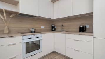 Réfrigérateur, four, plaque de cuisson, lave-vaisselle