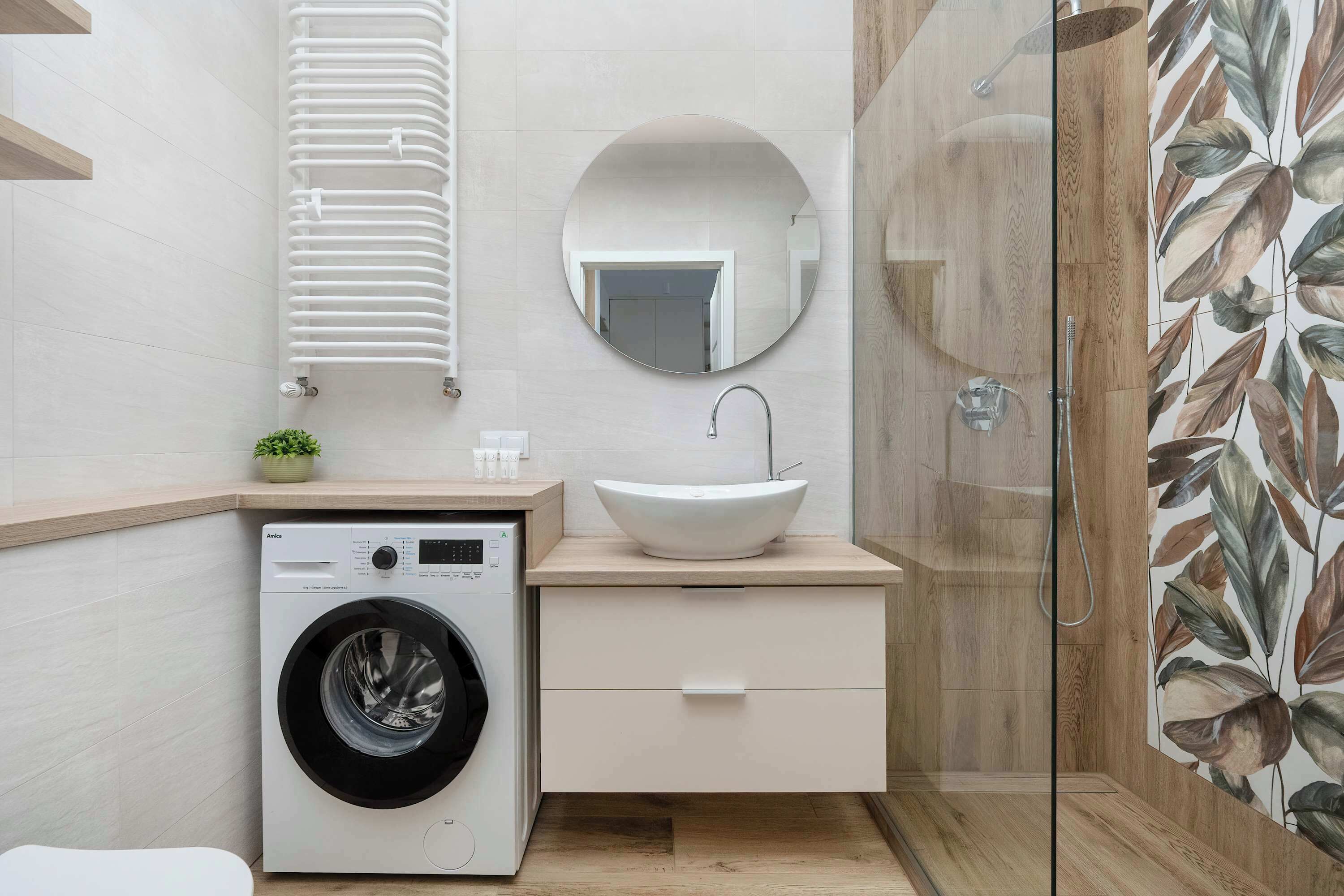 Shower, hair dryer, towels, shampoo