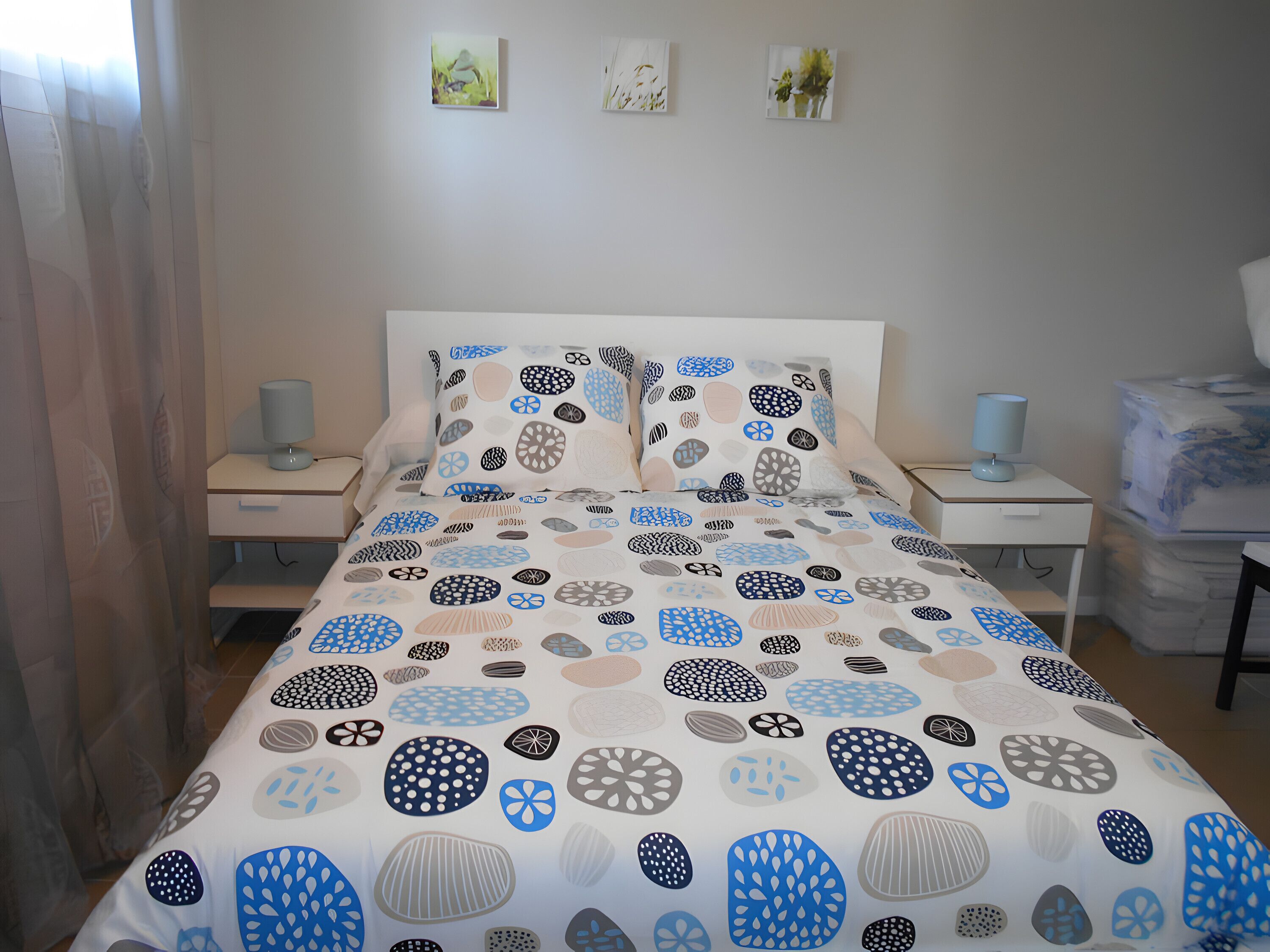 2 habitaciones, tabla de planchar con plancha, wifi y ropa de cama 