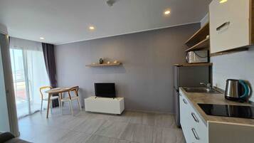 Apartment, Balcony | Living area