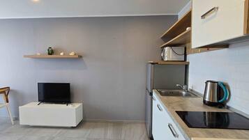 Apartment, Balcony | Private kitchenette