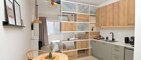 1 bedroom, iron/ironing board, internet, bed sheets