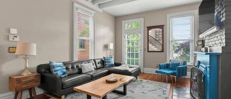 House, Multiple Beds, Patio, Garden View (High Street Hideaway) | Living area