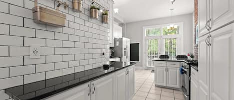 Casa, varias camas, patio, vista al jardín (High Street Hideaway) | Cocina privada