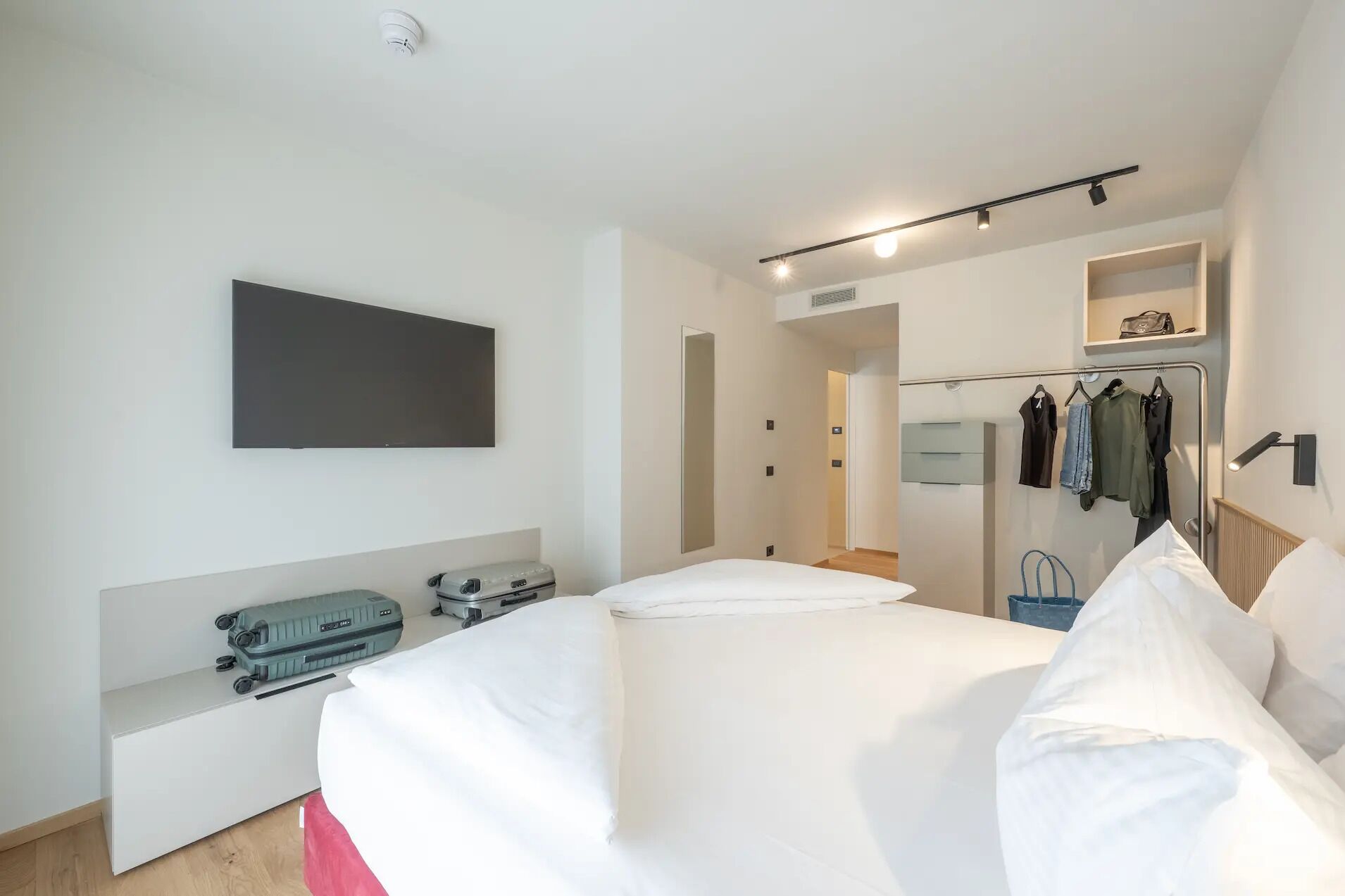 Apartment, 1 Bedroom, Ground Floor | Down comforters, memory foam beds, in-room safe, blackout drapes