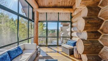 TV, fireplace, stereo, offices