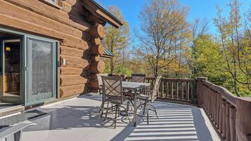 تناول الطعام بالخارج