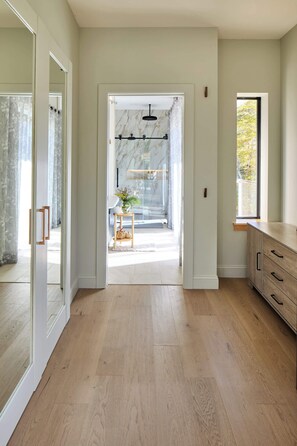 Interior - Views! Fireplace, Piano, Hot Tub | Sunnymede Hill (Bethel)