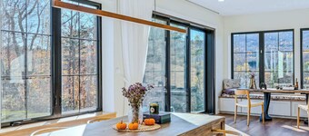 Views! Fireplace, Piano, Hot Tub | Sunnymede Hill