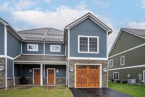 Exterior - Village Townhouse, Walk to Shops, Garage (Ellicottville)