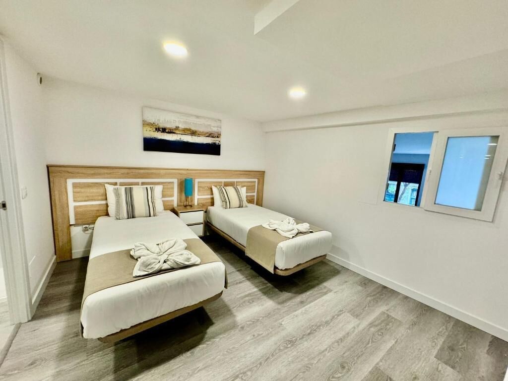 Grand Apartment | Iron/ironing board, free WiFi