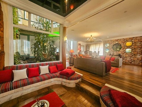 Charming seaside villa for 11 people with private pool and fireplace