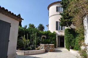 Exterior - Character villa in the heart of St-Tropez! Swimming pool, lush garden and calm (Saint-Tropez)