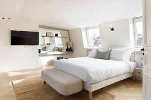 2 bedrooms, iron/ironing board, free WiFi, bed sheets - Élysée Collection X by onefinestay (Paris)