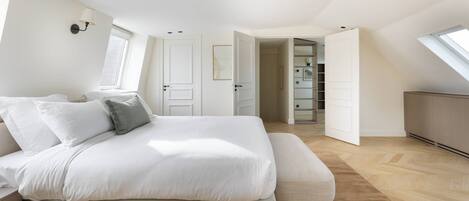 2 عدّة غرف نوم ومكواة/لوح كي وواي فاي مجانًا وملاءات أسرّة