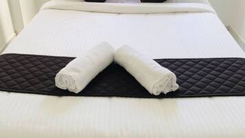 3 slaapkamers, een bureau, een strijkplank/strijkijzer, gratis wifi