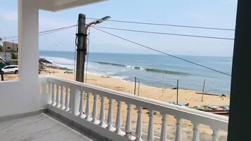 Aan het strand, ligstoelen aan het strand