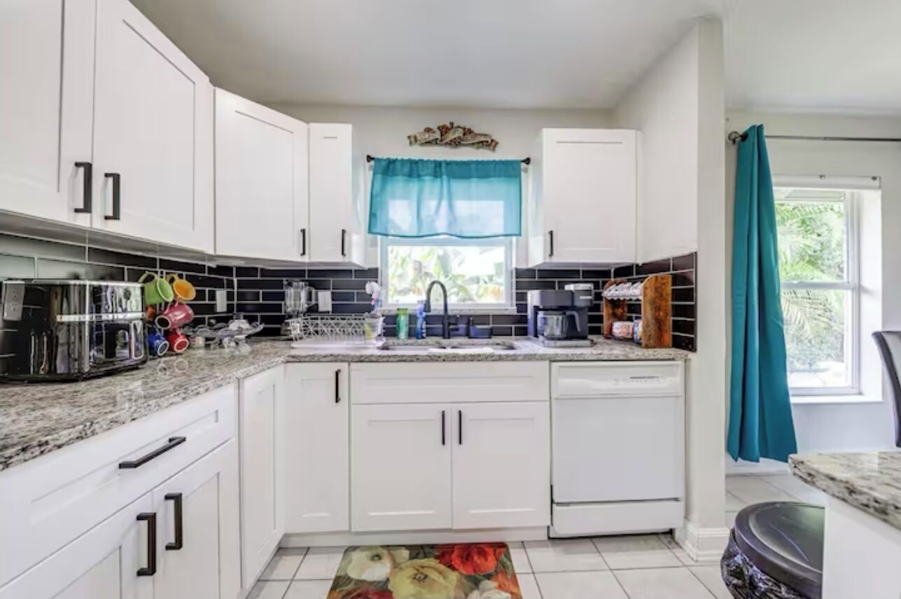 Mikrowelle, Ofen, Herdplatte, Geschirrspüler