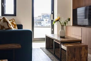 TV - Pass the Keys | Serene riverside view apartment (Lincoln)