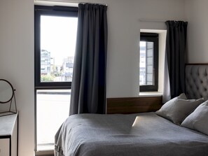 1 slaapkamer, een strijkplank/strijkijzer, gratis wifi, beddengoed