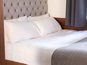 2 bedrooms, iron/ironing board, free WiFi, bed sheets - Pass the Keys | Bright riverside apartment/ Pass The Keys (Lincoln)